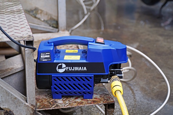 Máy rửa xe mô tơ cảm ứng từ Fujihaia PW96E