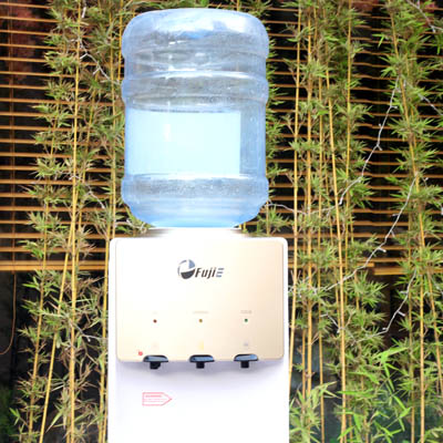 cay-nuoc-nong-lanh-cao-cap-3-voi-fujie-wdbd20c-4.jpg