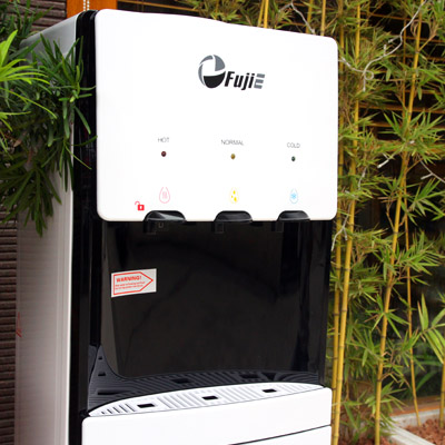 cay-nuoc-nong-lanh-cao-cap-3-voi-fujie-wdbd20e-9.jpg